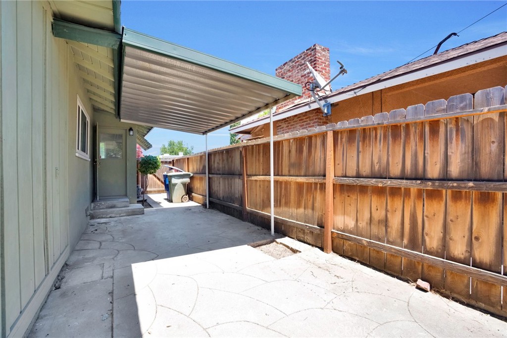 2938 E Willis Property Photo 30