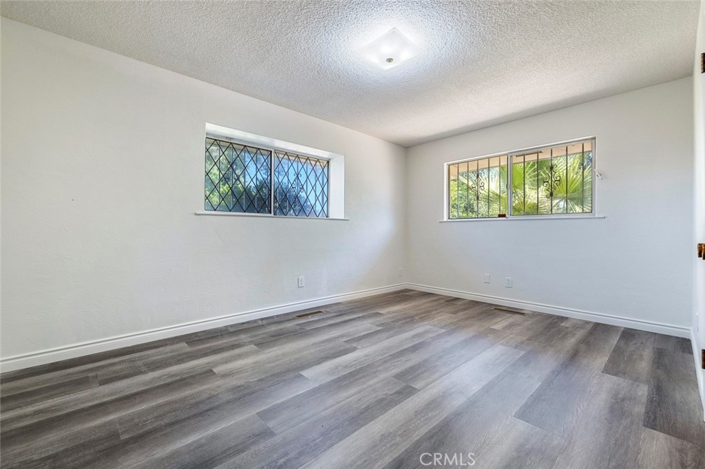 947 S Stanford Avenue Property Photo 28