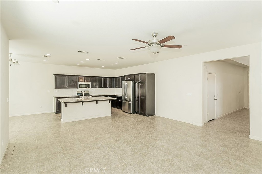 3415 Amanecer Avenue Property Photo 7