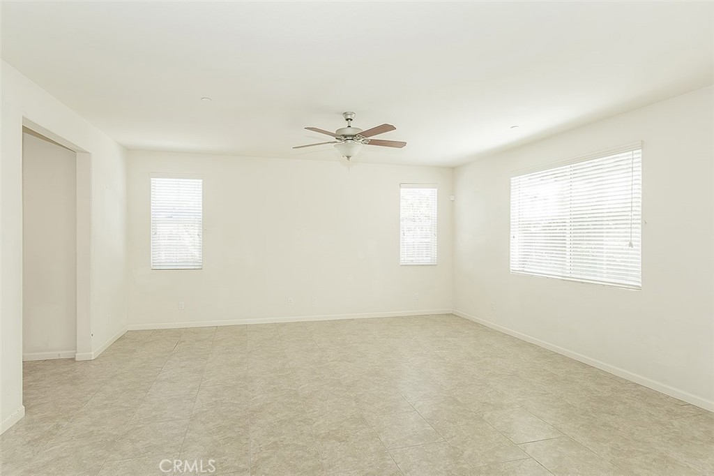 3415 Amanecer Avenue Property Photo 9