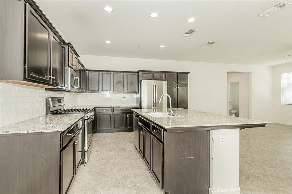 3415 Amanecer Avenue Property Photo 12