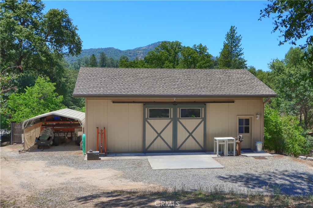 39670 Highview Property Photo 4