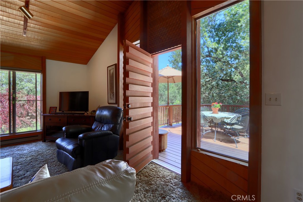 39670 Highview Property Photo 16