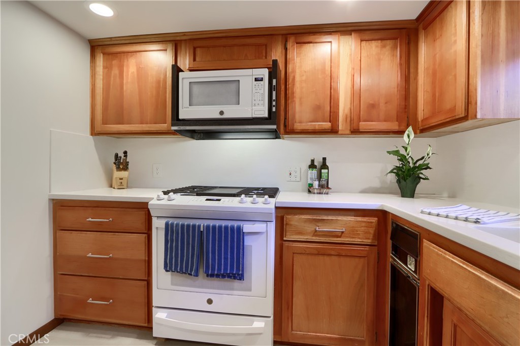 39670 Highview Property Photo 26
