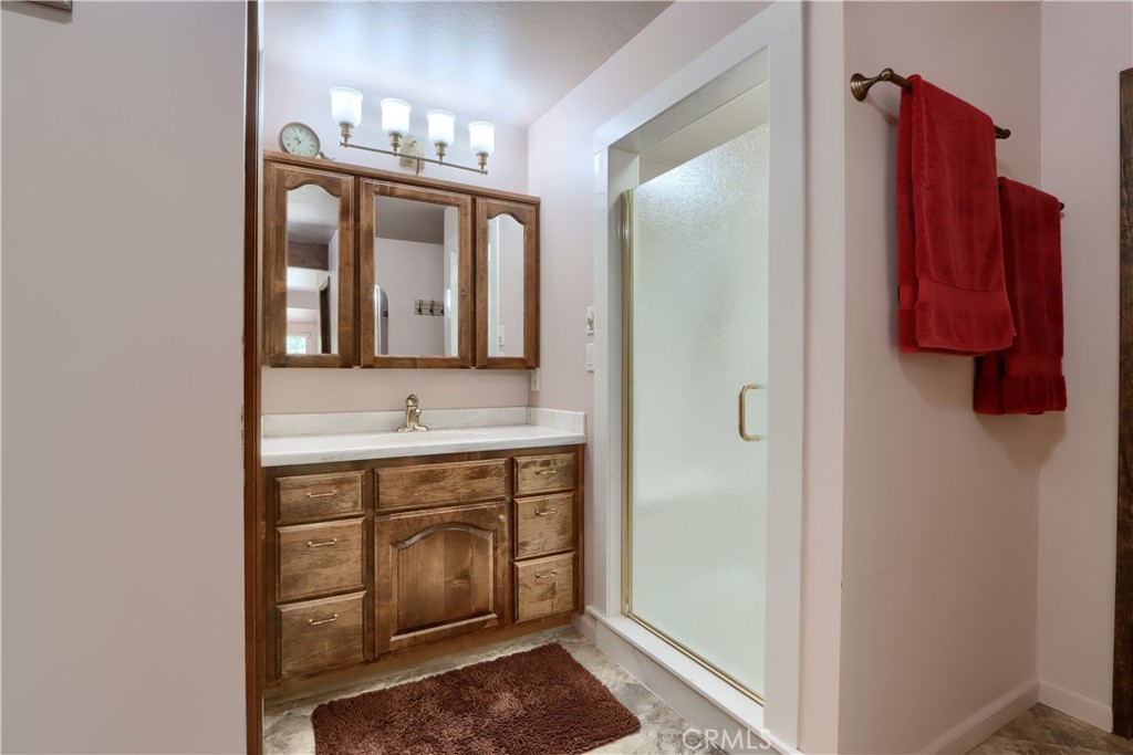 39670 Highview Property Photo 33