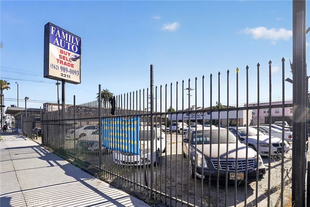 2211 Long Beach Boulevard Property Photo 19