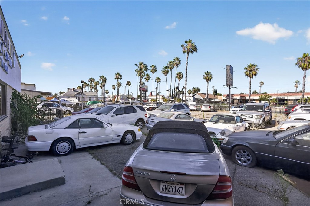 2211 Long Beach Boulevard Property Photo 20