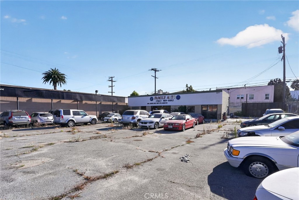 2211 Long Beach Boulevard Property Photo 21