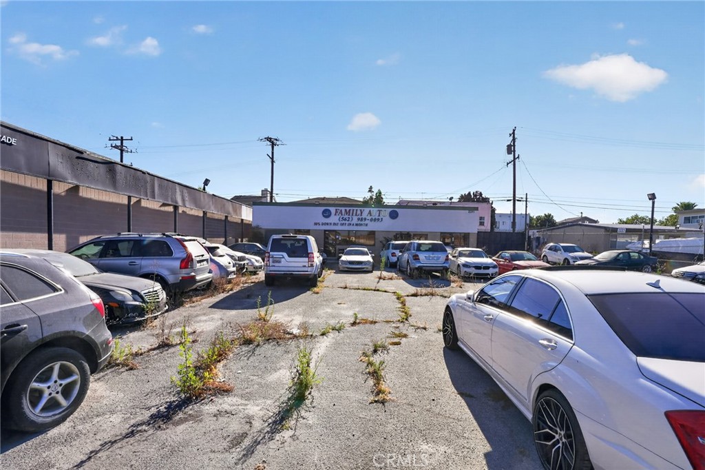 2211 Long Beach Boulevard Property Photo 22