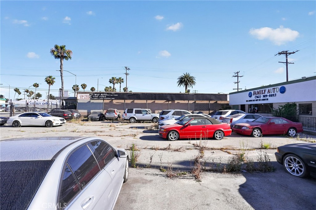 2211 Long Beach Boulevard Property Photo 23