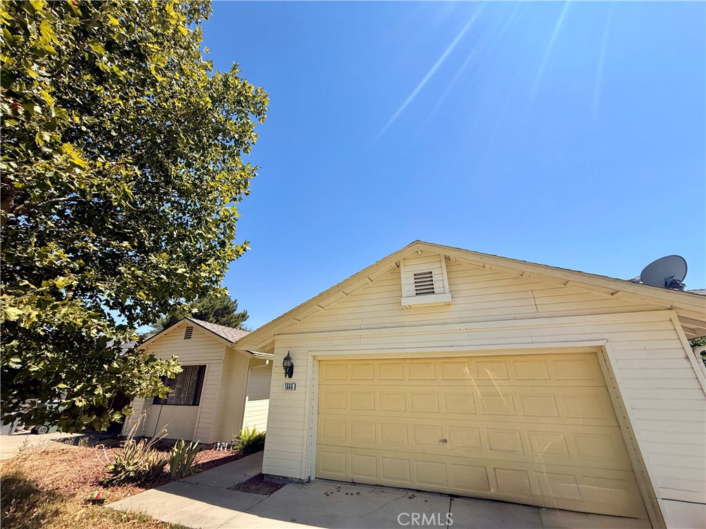 1666 Saltbrush Property Photo 3