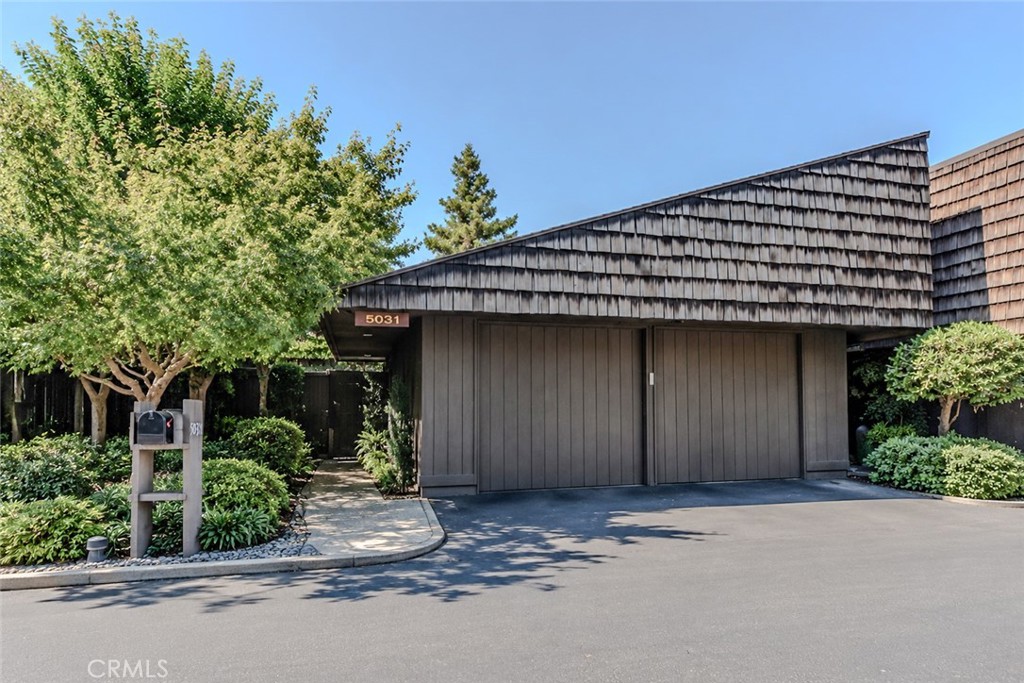 5031 N Van Ness Property Photo 2