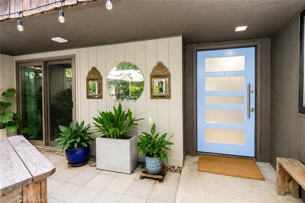 5031 N Van Ness Property Photo 3