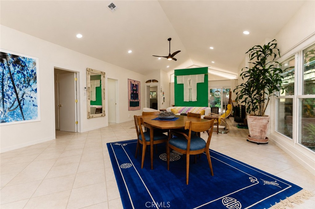 5031 N Van Ness Property Photo 5