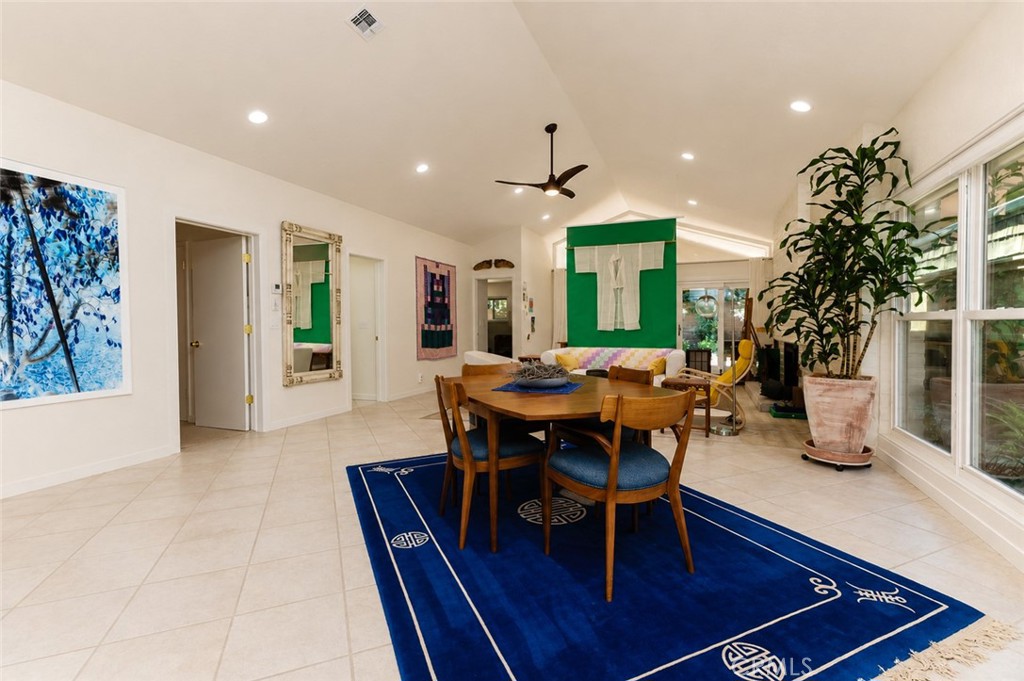 5031 N Van Ness Property Photo 5
