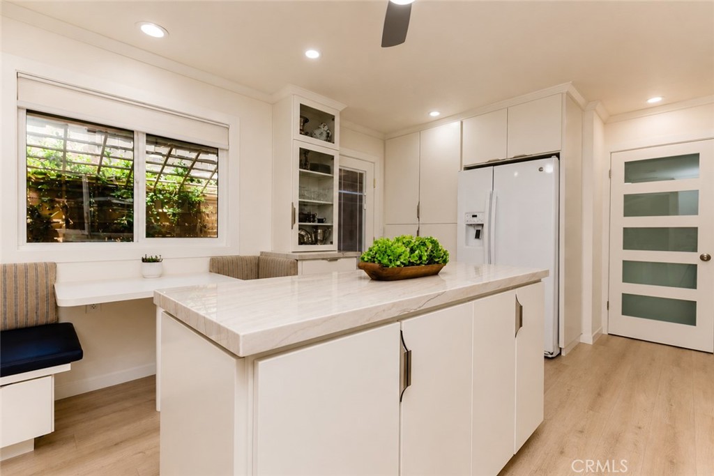 5031 N Van Ness Property Photo 9
