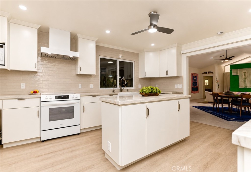 5031 N Van Ness Property Photo 10