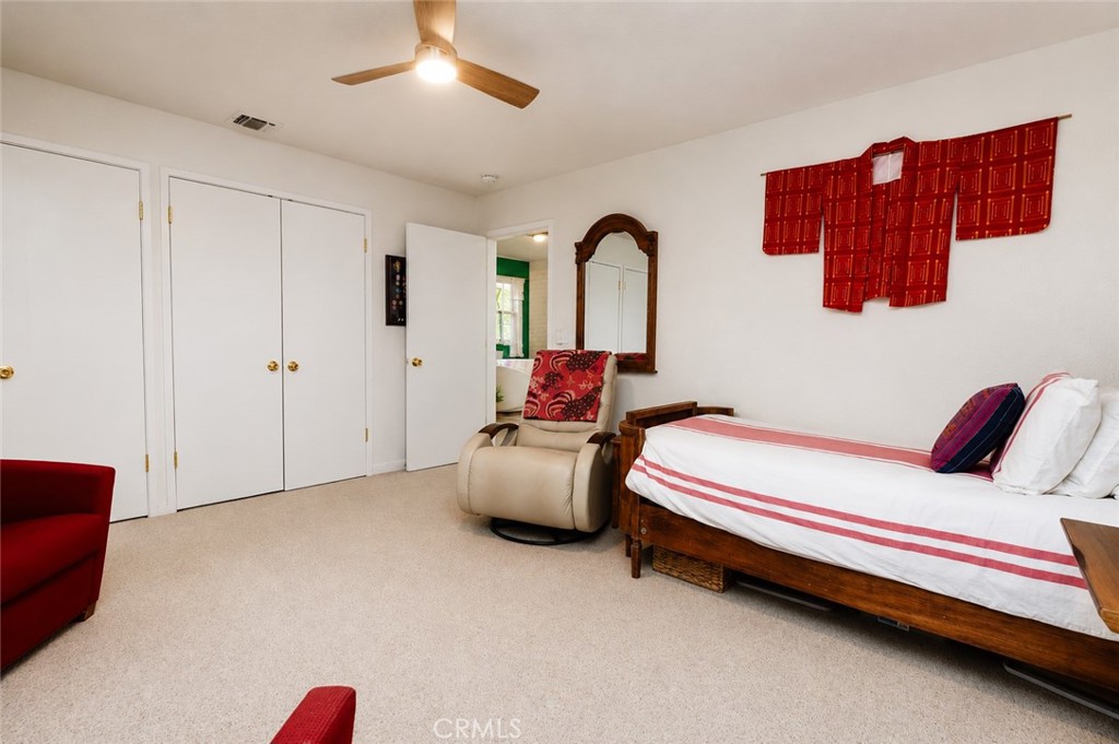 5031 N Van Ness Property Photo 12