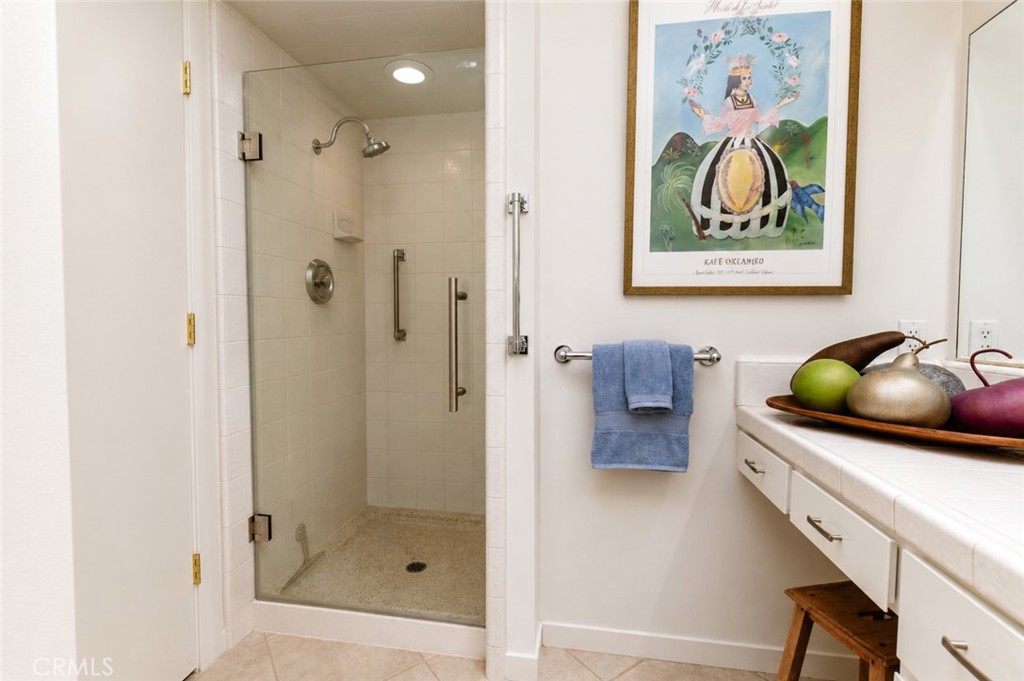 5031 N Van Ness Property Photo 14