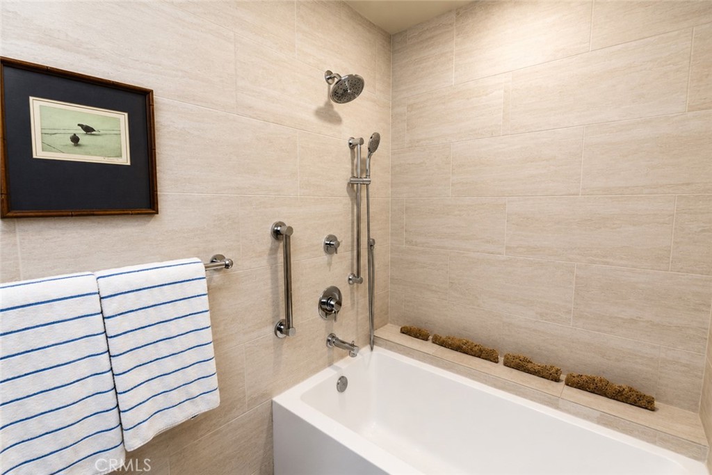 5031 N Van Ness Property Photo 22