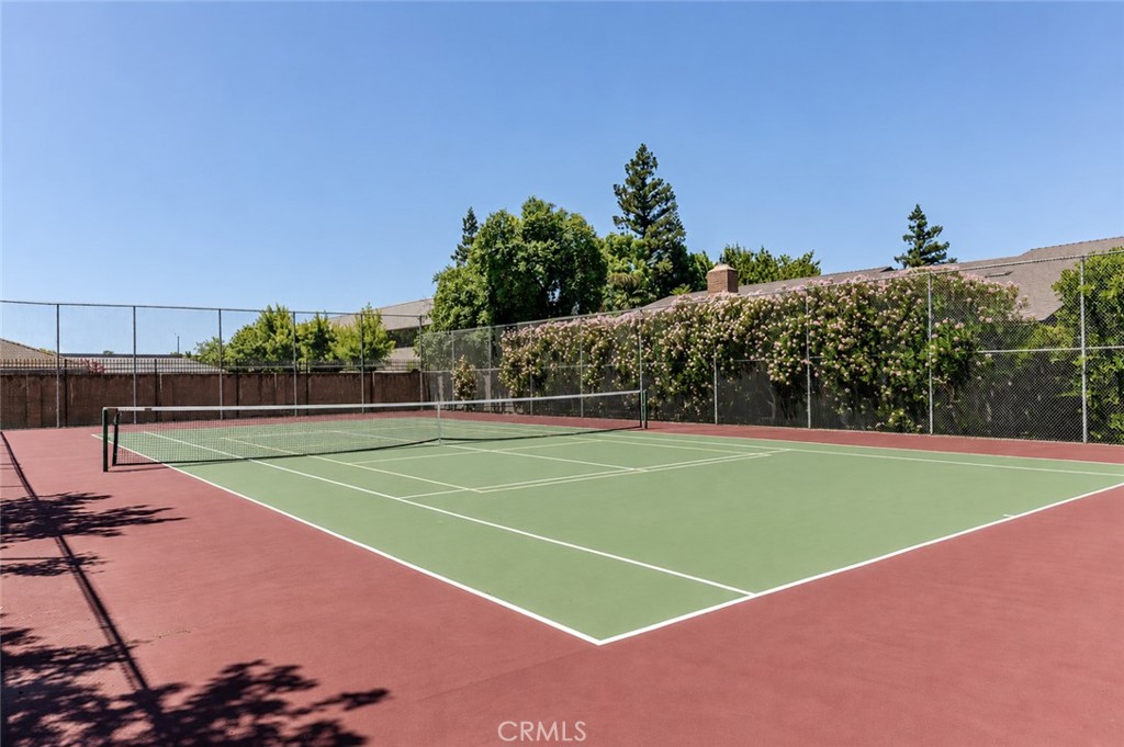 5031 N Van Ness Property Photo 28