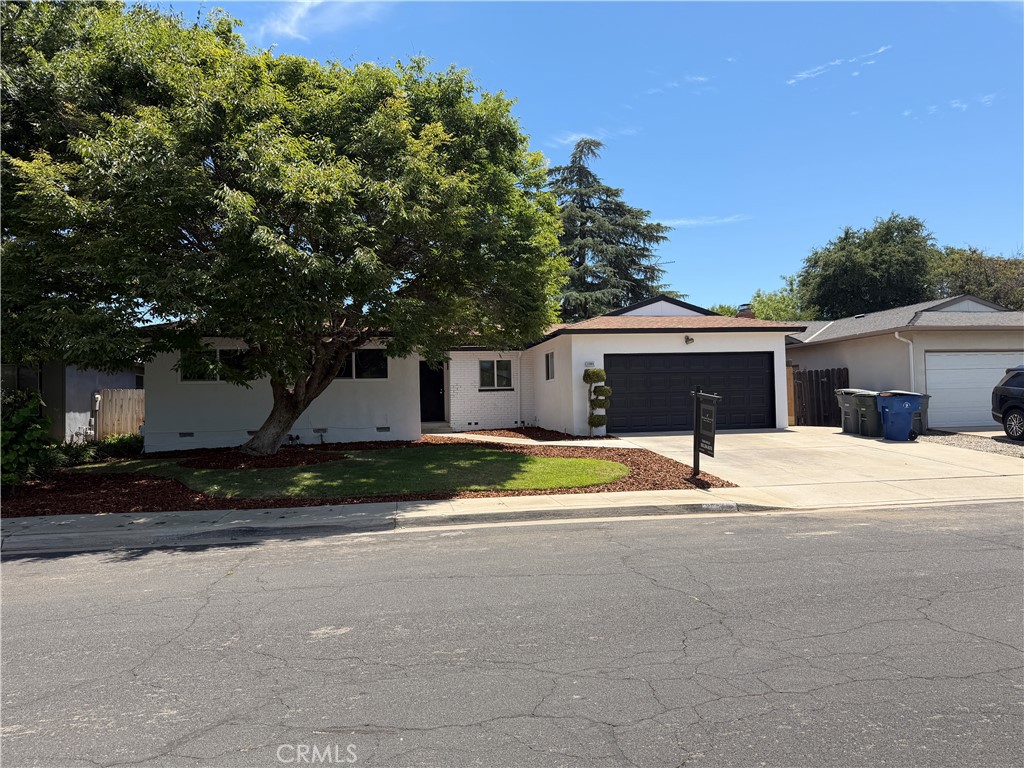2365 Fordham Property Photo 4