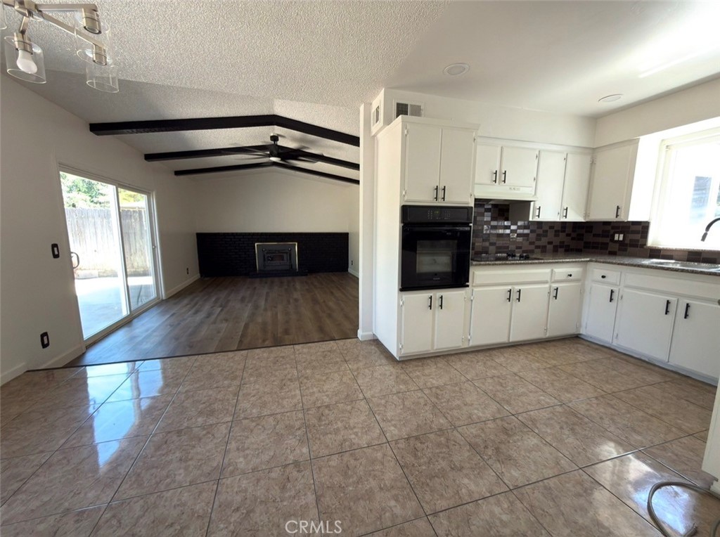 2365 Fordham Property Photo 6