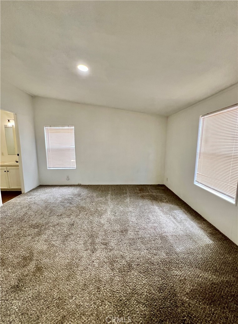 33831 Medford Property Photo 4