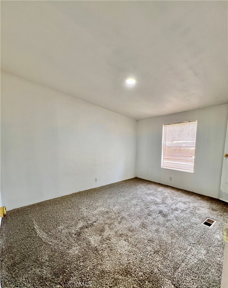 33831 Medford Property Photo 18