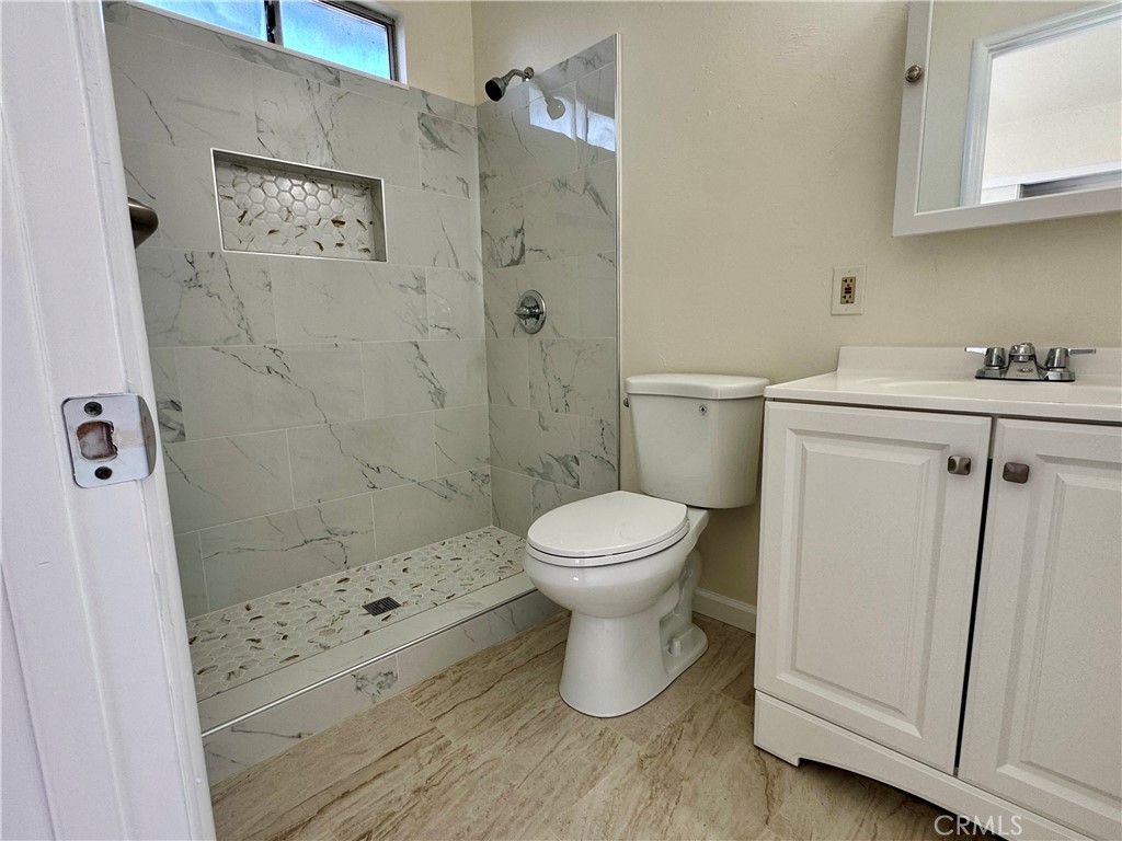 2581 E Gerard Property Photo 13