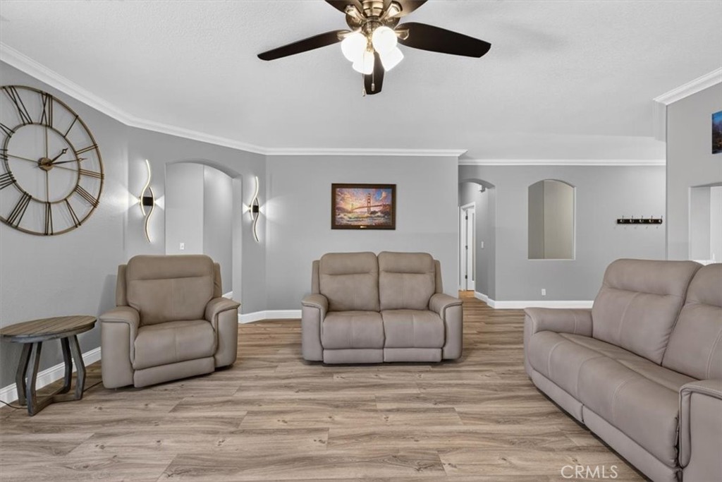 2063 Picadilly Court Property Photo 6