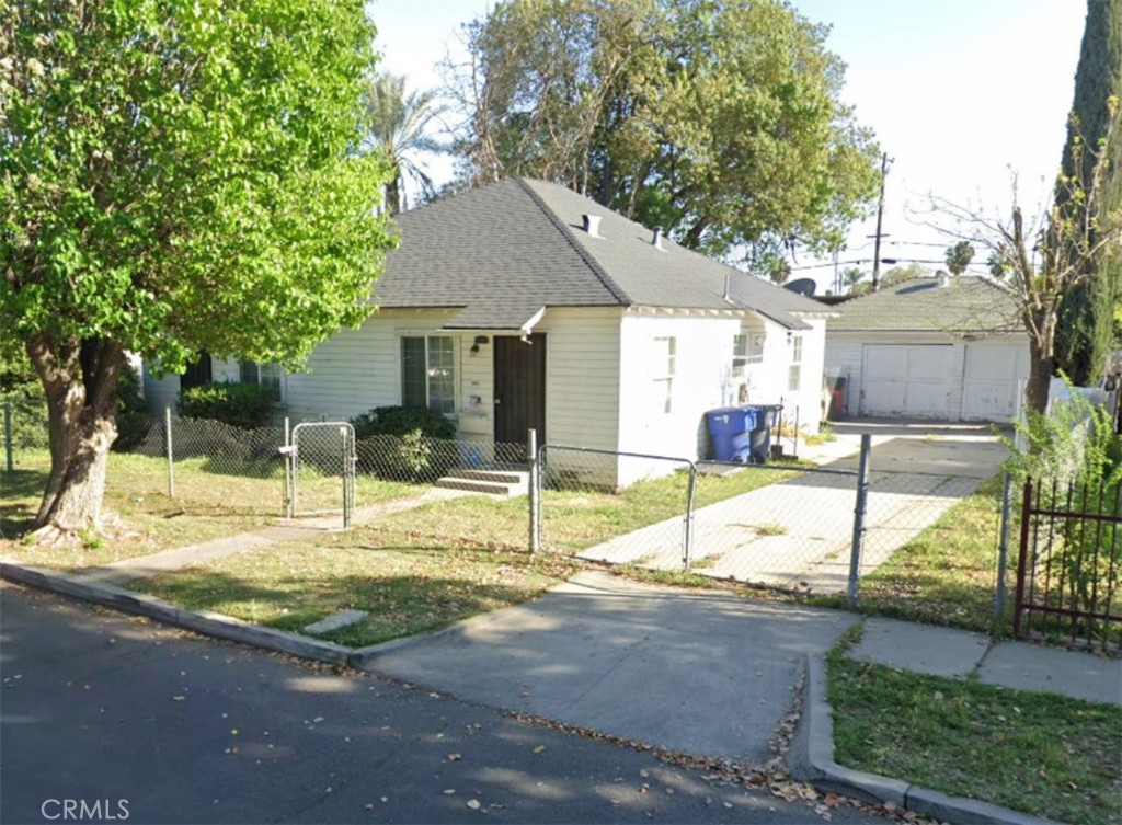 3922 E White Property Photo 2