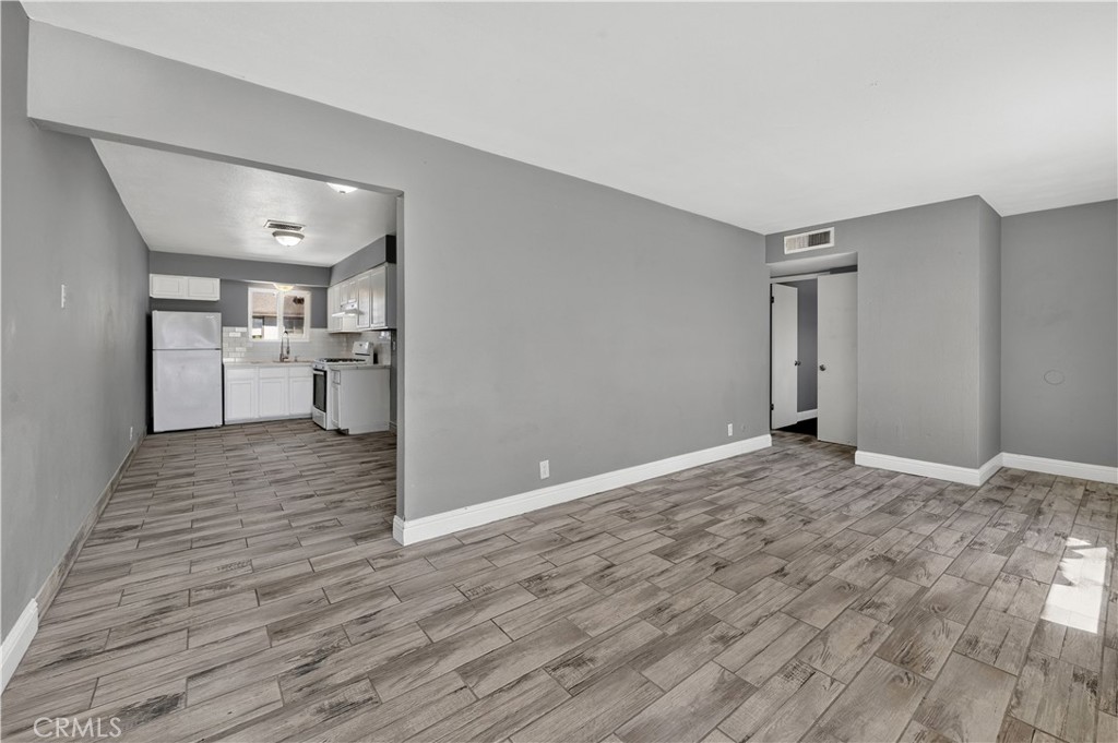 5 E Saginaw Property Photo 12