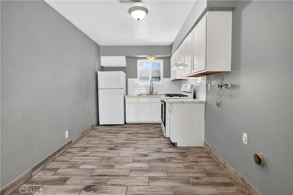 5 E Saginaw Property Photo 15