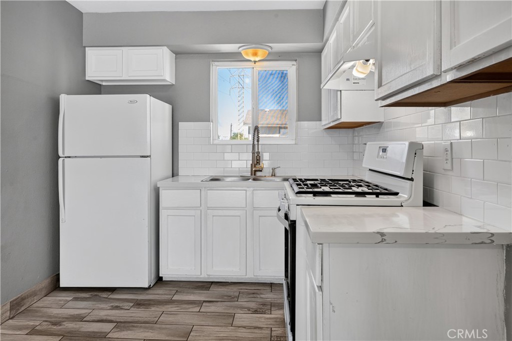 5 E Saginaw Property Photo 16