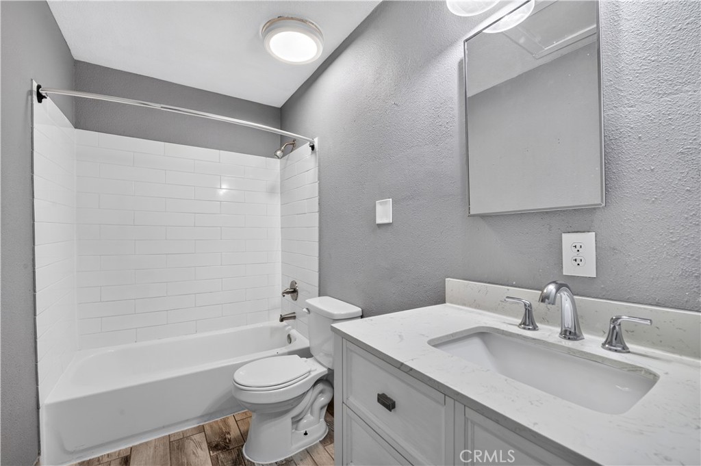 5 E Saginaw Property Photo 22