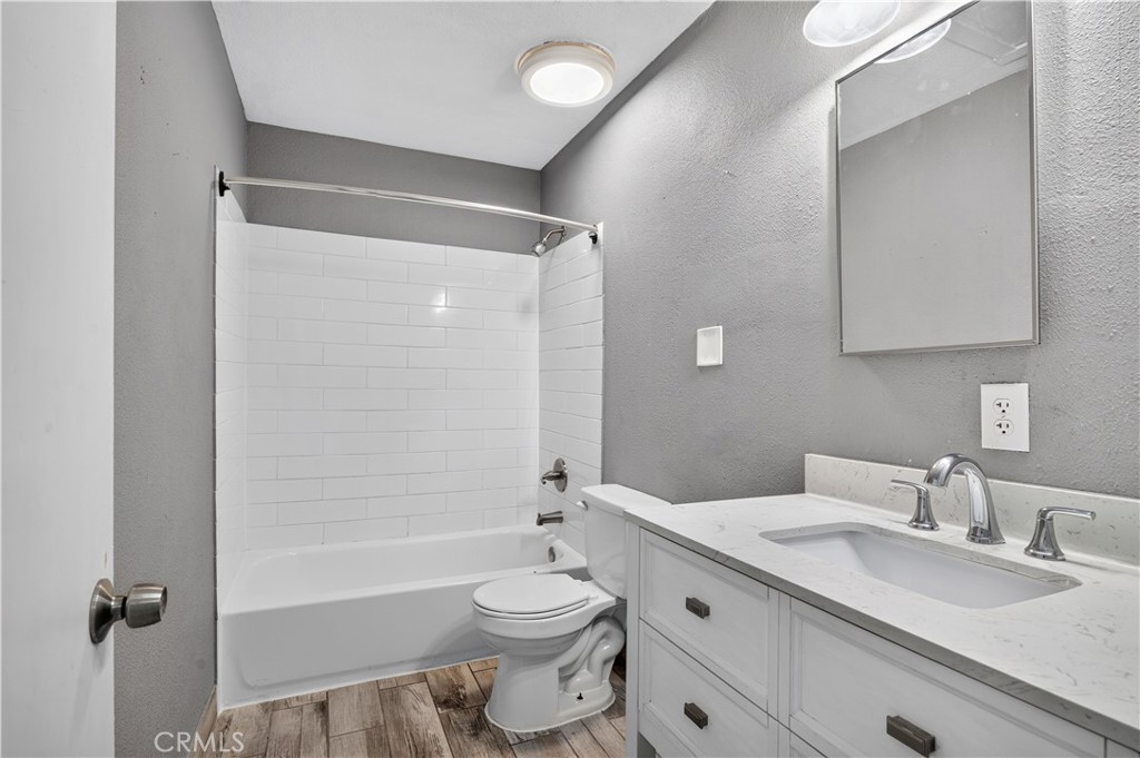 5 E Saginaw Property Photo 24