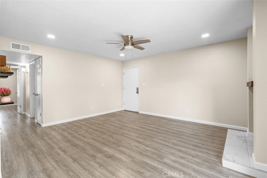 1550 W Ashlan Property Photo 3