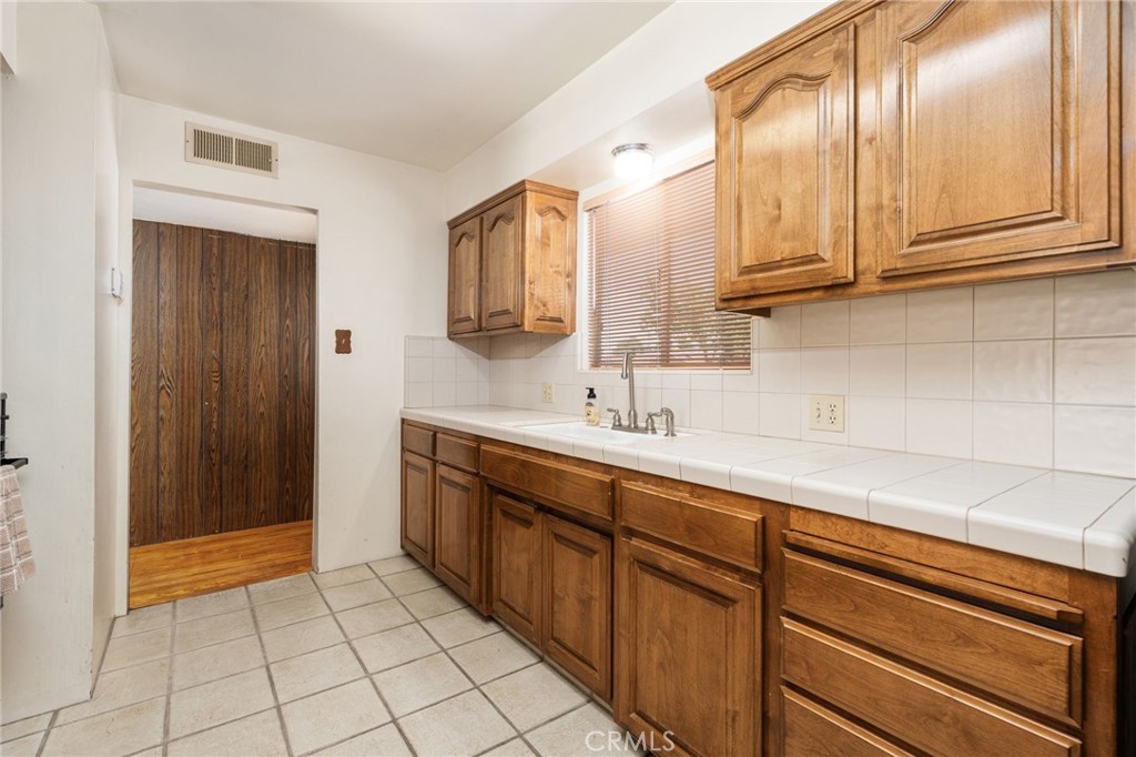 467 Brimmer Property Photo 5