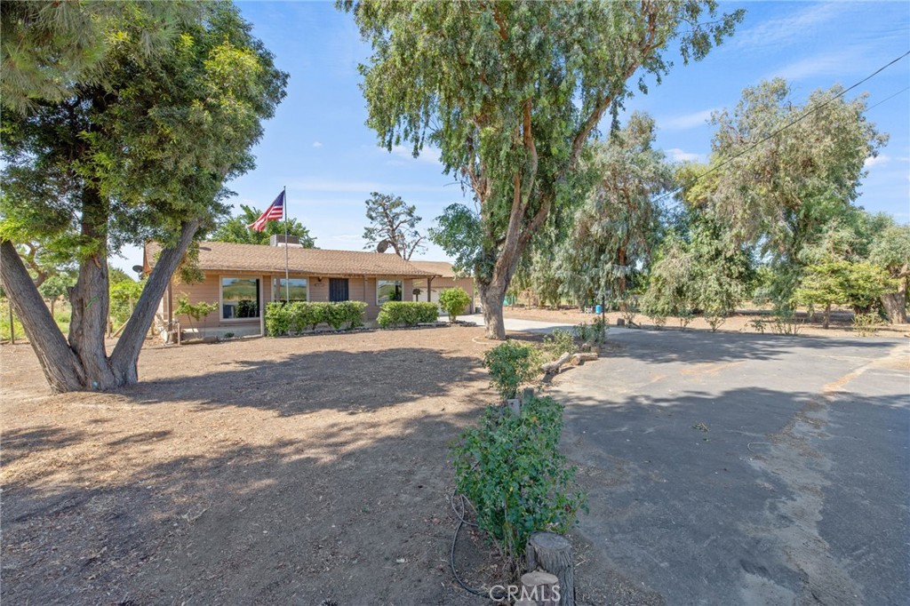 16565 Lacey Boulevard Property Photo 3