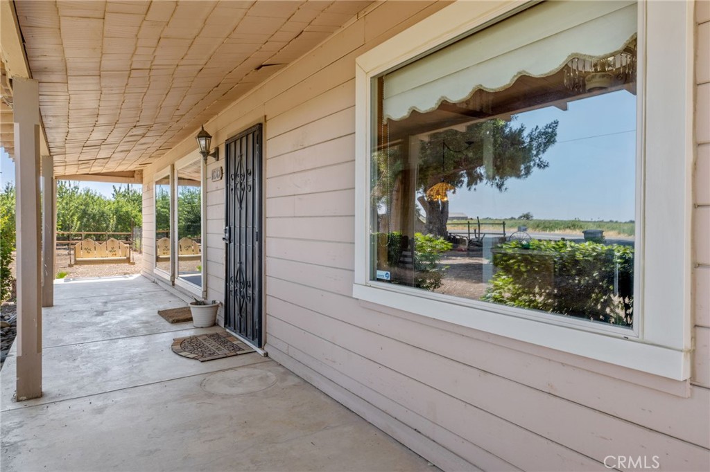 16565 Lacey Boulevard Property Photo 5