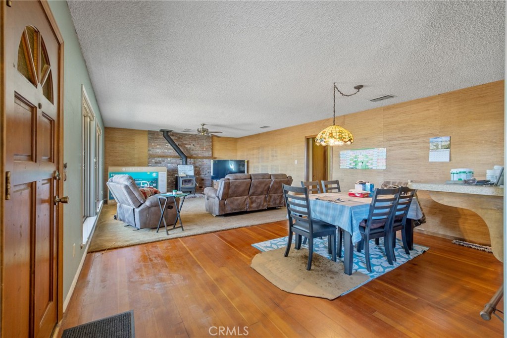 16565 Lacey Boulevard Property Photo 6