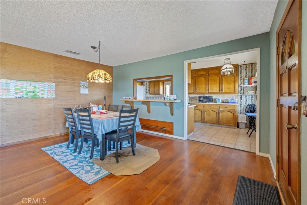 16565 Lacey Boulevard Property Photo 7