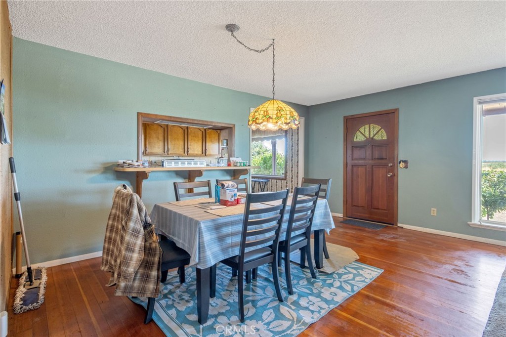 16565 Lacey Boulevard Property Photo 8