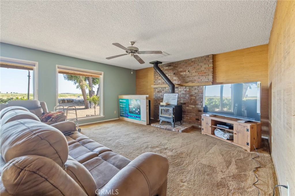16565 Lacey Boulevard Property Photo 10