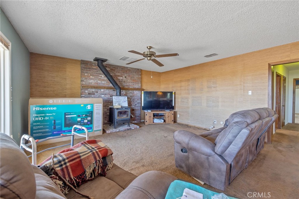 16565 Lacey Boulevard Property Photo 11