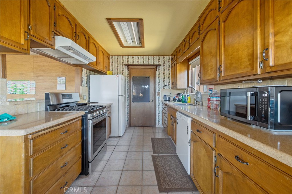16565 Lacey Boulevard Property Photo 14