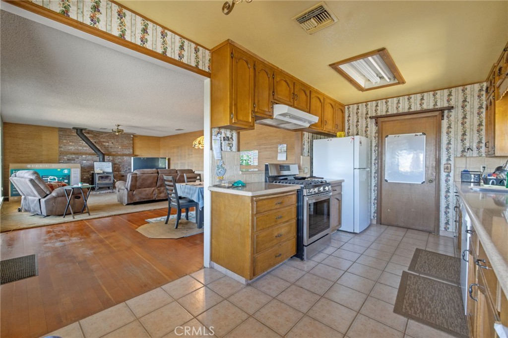 16565 Lacey Boulevard Property Photo 15