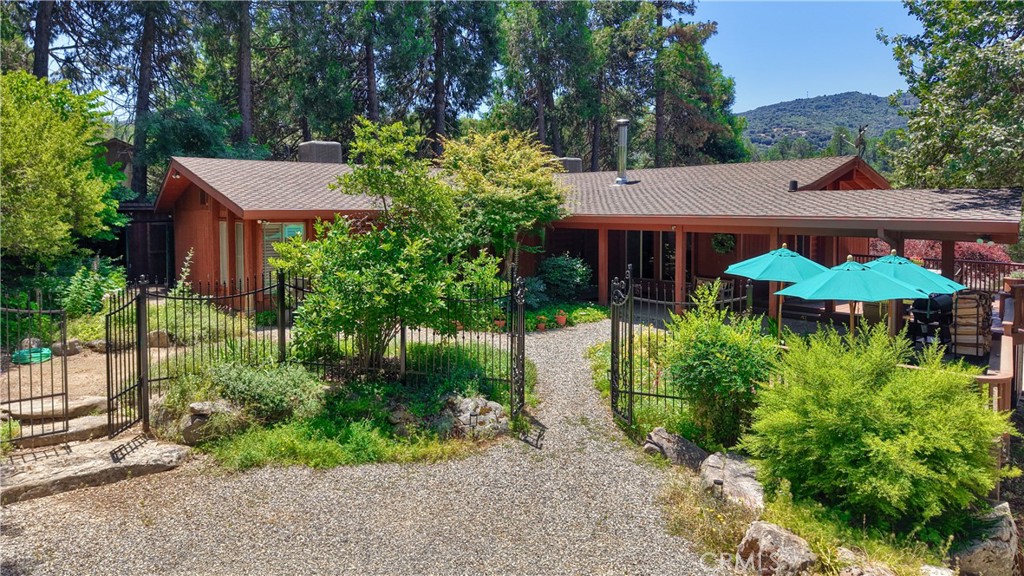 39597 Evergreen Property Photo 2