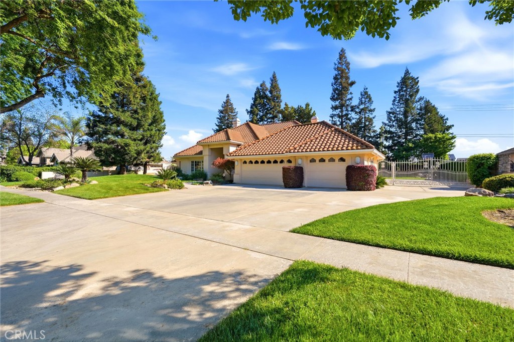3403 E Vassar Court Property Photo 6